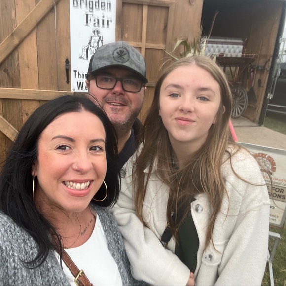 Meet your Posher, Sarah - Picture 2 of 2